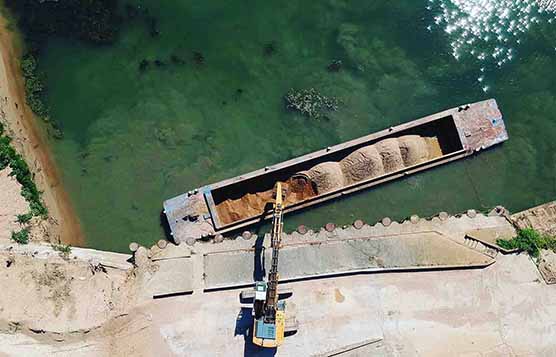 Transport_fluvial_granulats_vicat