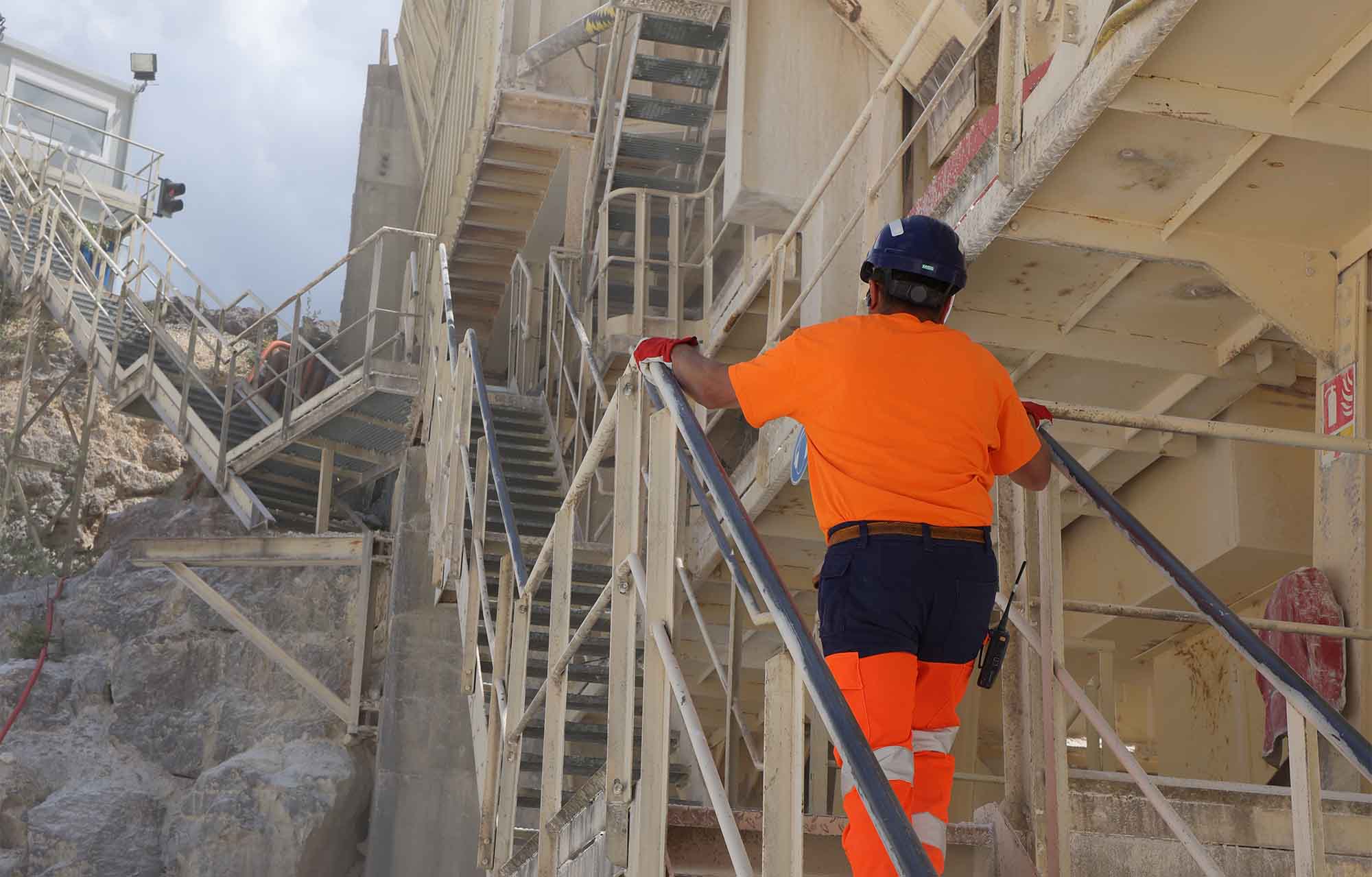 Ingénieur exploitation avec ses EPI