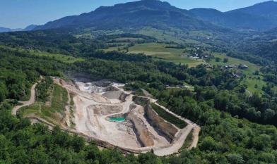 Vue aérienne de la carrière de Bellecombe