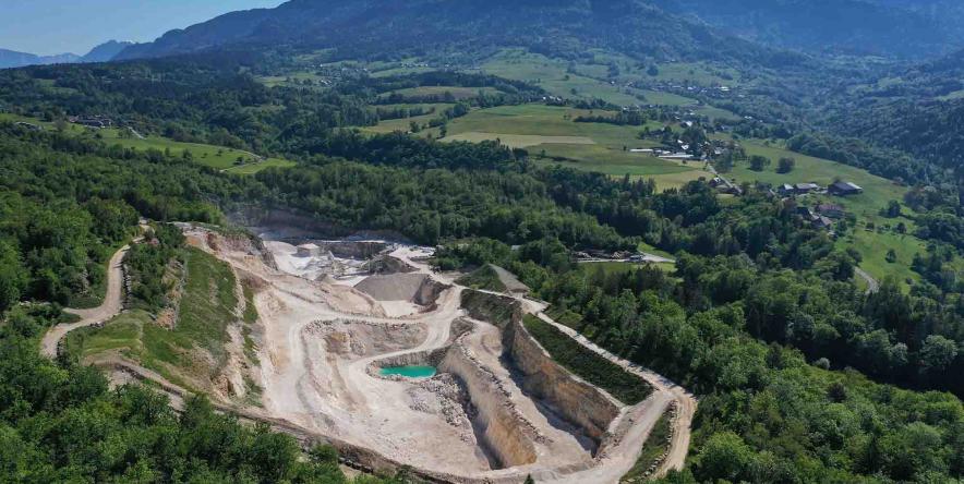 Carrière de Bellecombe vue de drone